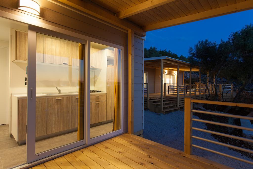 Mobile Homes And Apartments St,Denis Punat Exterior photo