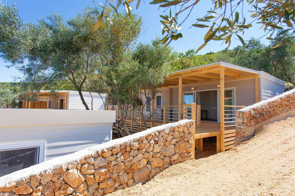 Mobile Homes And Apartments St,Denis Punat Exterior photo